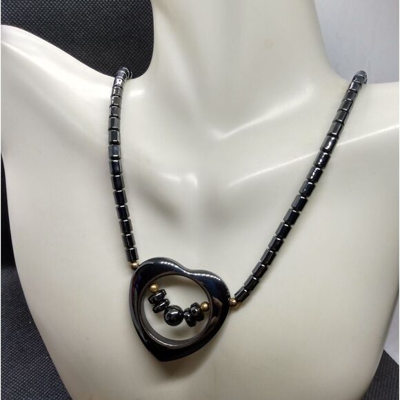 Pendulum heart hematite necklace - Picture 1 of 3